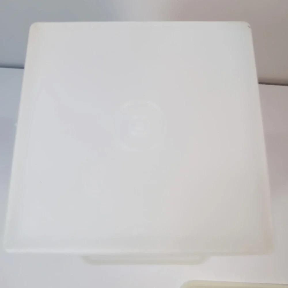Vintage Tupperware #1314-1 Saltine Cracker Keeper‎ with #1315-2 Lid / Seal